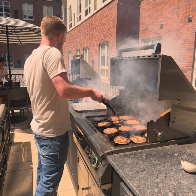 A Chronicle classic 🍔 Another successful resident event in the books. Thanks to everyone who stopped by last week.